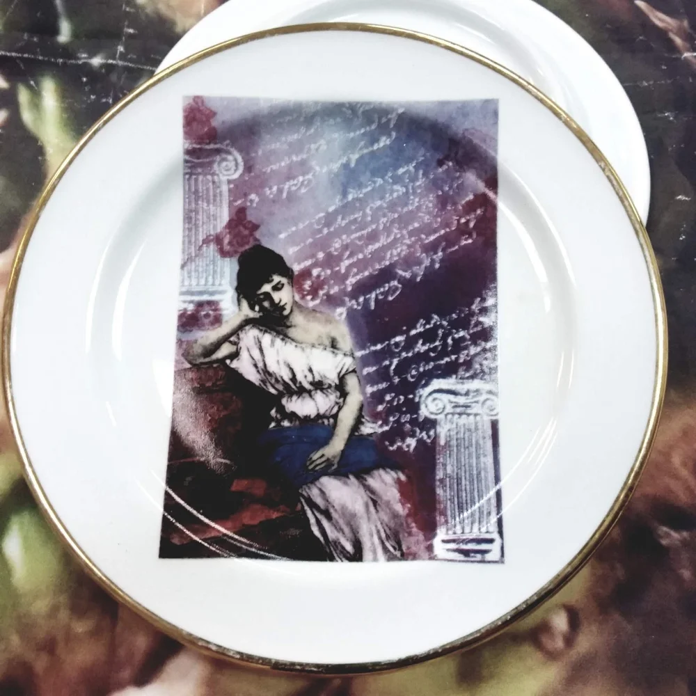 - Two Italian plates 14
